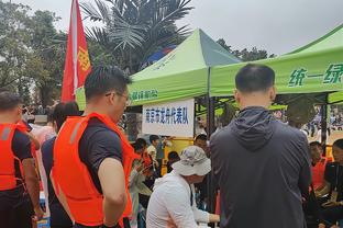 热议中国香港首战表现：确实比国足好！戴伟浚后悔了吗？裁判真黑